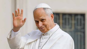 Al fin León XIV será popular: Durísimo choque con Trumplandia