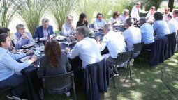 Macri comió asado con sus ministros y los felicitó, en especial a Marcos”