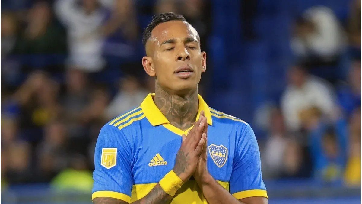 Riquelme sacude Boca y tomó una tremenda decisión con Sebastián Villa Riquelme sacude Boca y tomó una tremenda decisión con Sebastián Villa
