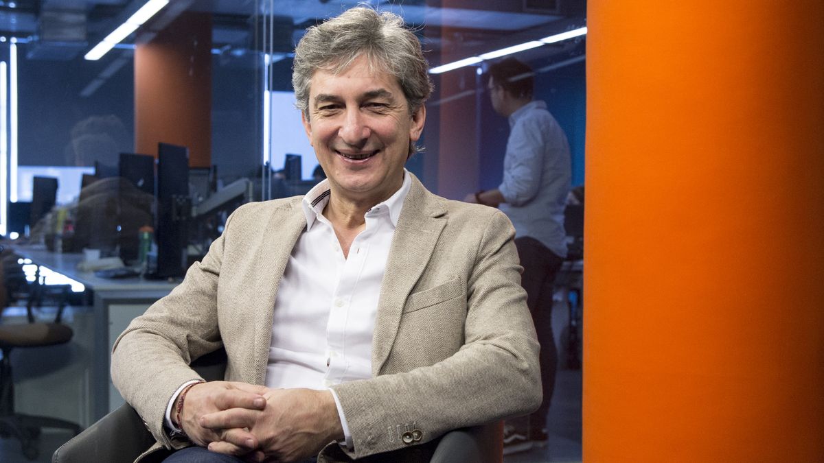 Los bomberos voluntario apuntaron contra el viceministro de Ambiente. 