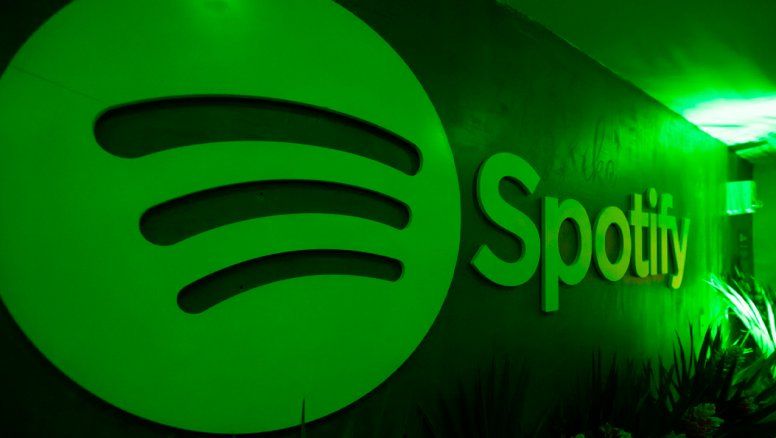 Spotify y Universal Music se rindieron ante la IA: Harán remixes 100% mejores