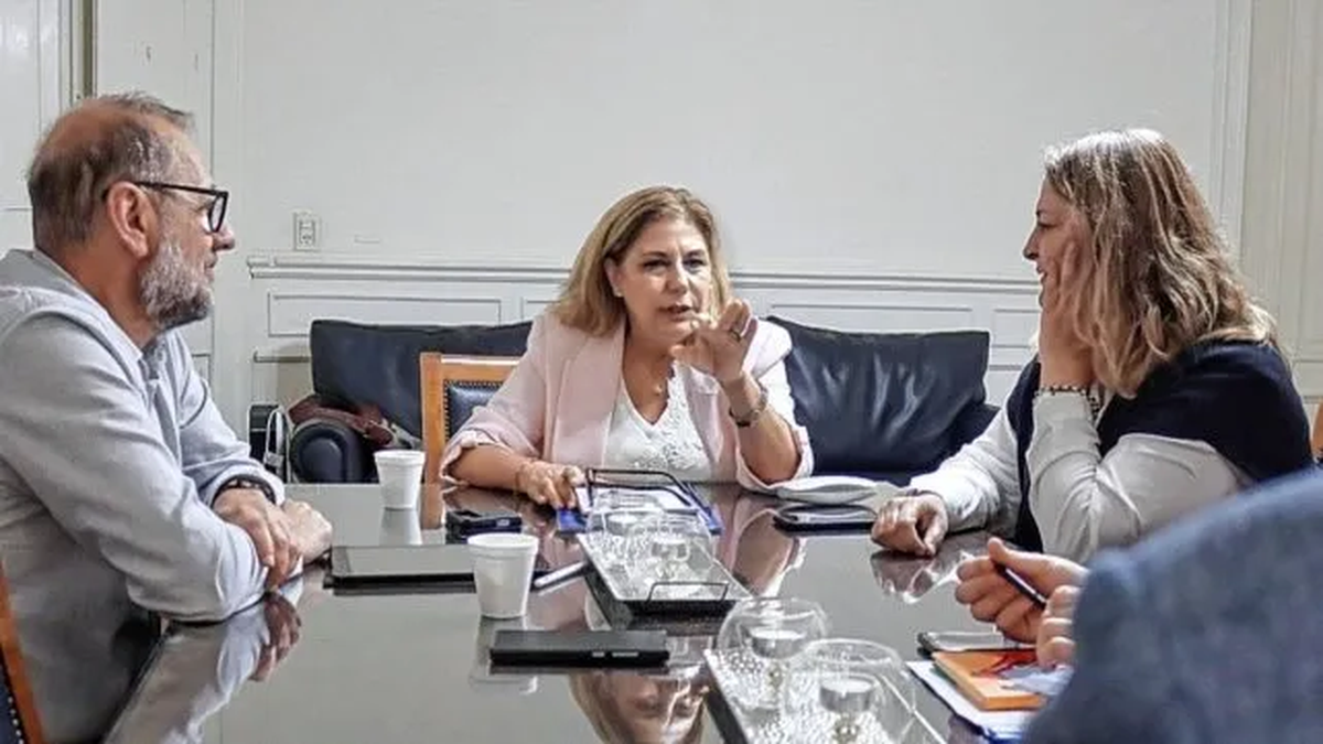 Corach, Martorano y Ciancia, protagonistas de la primera reunión de transición del área de Salud. Corach, Martorano y Ciancia, protagonistas de la primera reunión de transición del área de Salud.