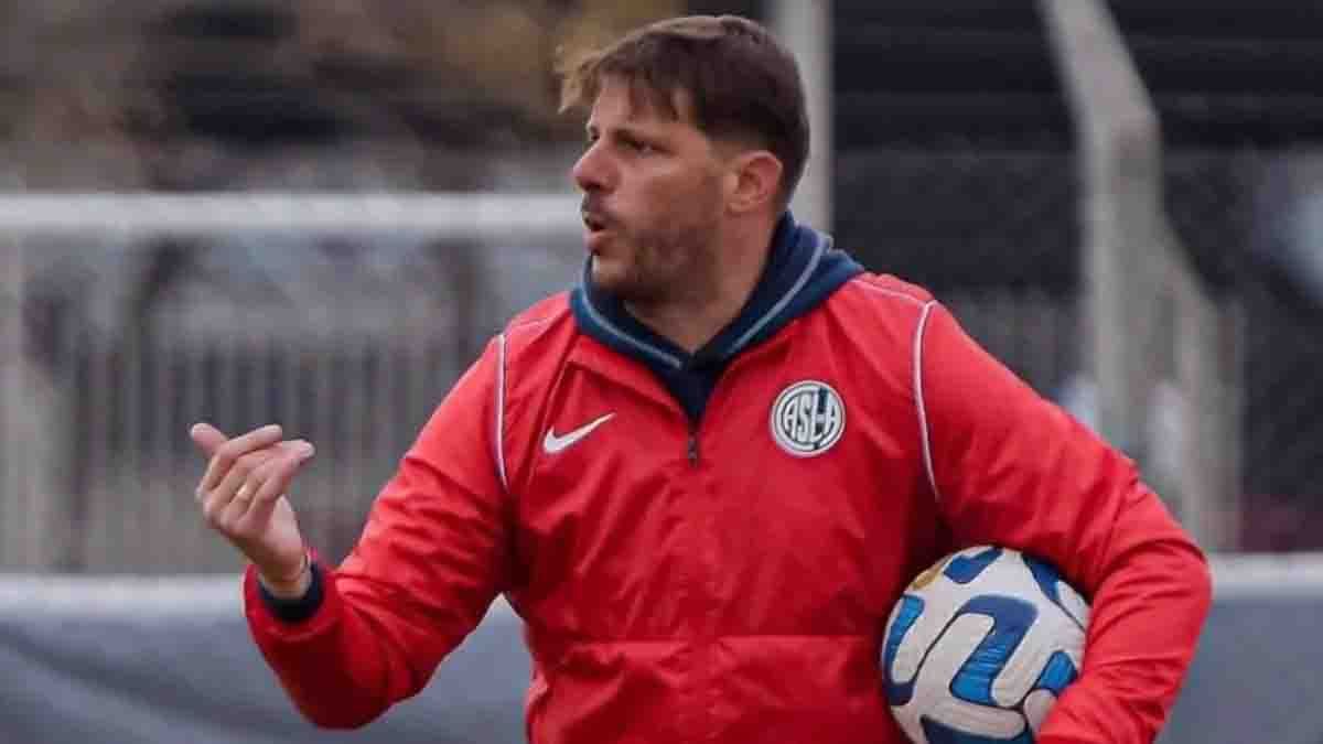 Julio Lopardo, presidente interino de San Lorenzo, le ganó una disputa a Marcelo Moretti y designó a Damián Ayude como el reemplazante de Miguel Ángel Russo. Julio Lopardo, presidente interino de San Lorenzo, le ganó una disputa a Marcelo Moretti y designó a Damián Ayude como el reemplazante de Miguel Ángel Russo.