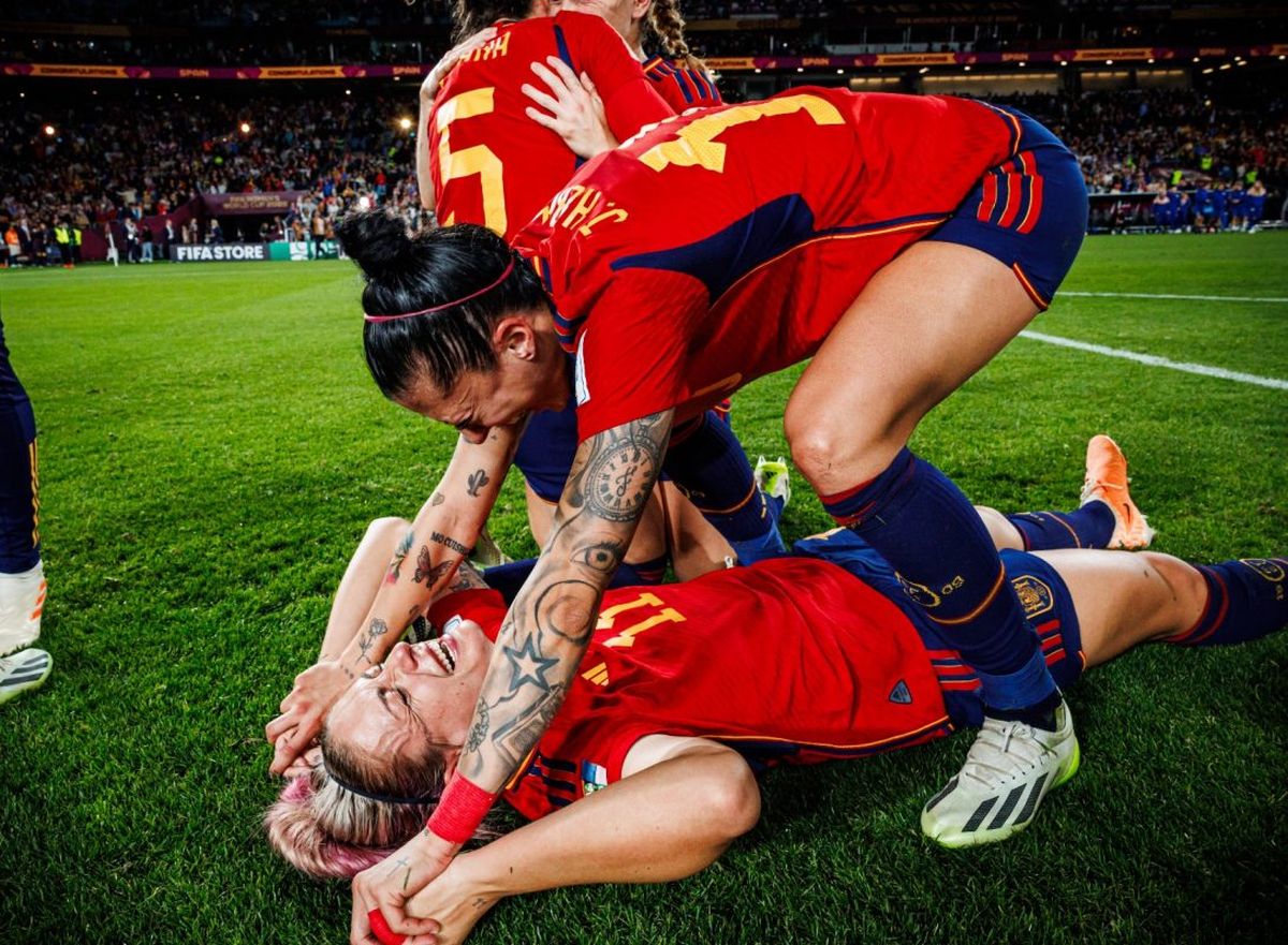 Alexia Putellas y Jennifer Hermoso en los festejos por la Copa del Mundo 2023.