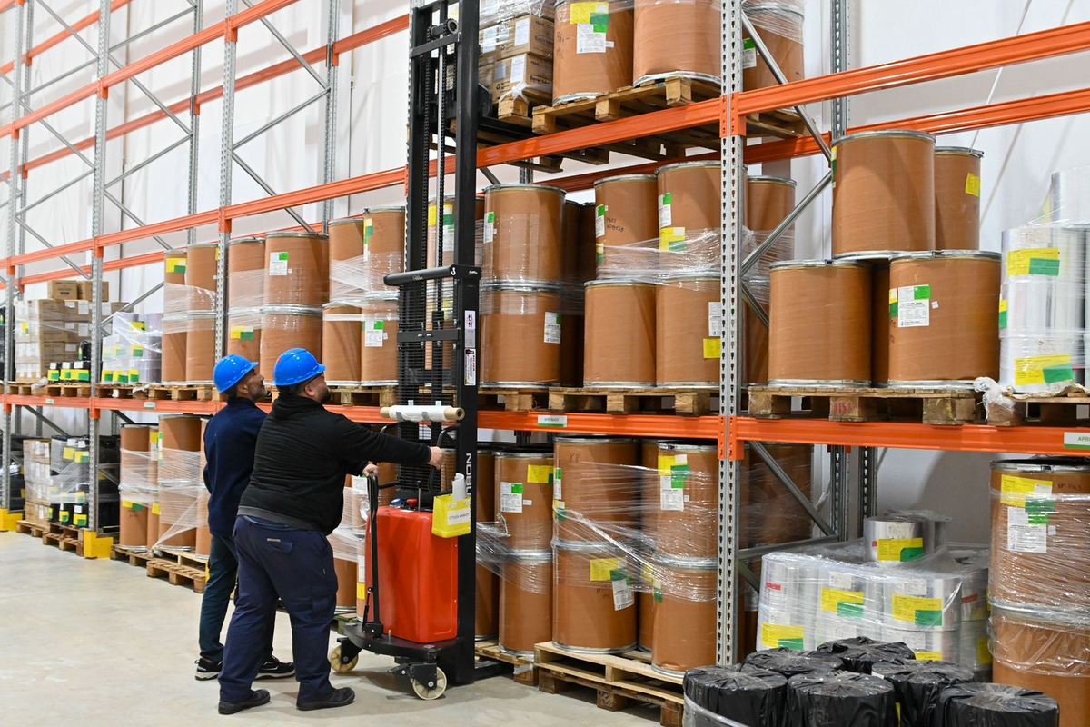 El Laboratorio Industrial Farmacéutico (LIF), donde se inauguró un nuevo depósito destinado al almacenamiento de insumos y materiales estratégicos. El Laboratorio Industrial Farmacéutico (LIF), donde se inauguró un nuevo depósito destinado al almacenamiento de insumos y materiales estratégicos. 