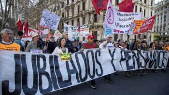 Javier Milei tritura al jubilado y Chile le devuelve derechos con una ley