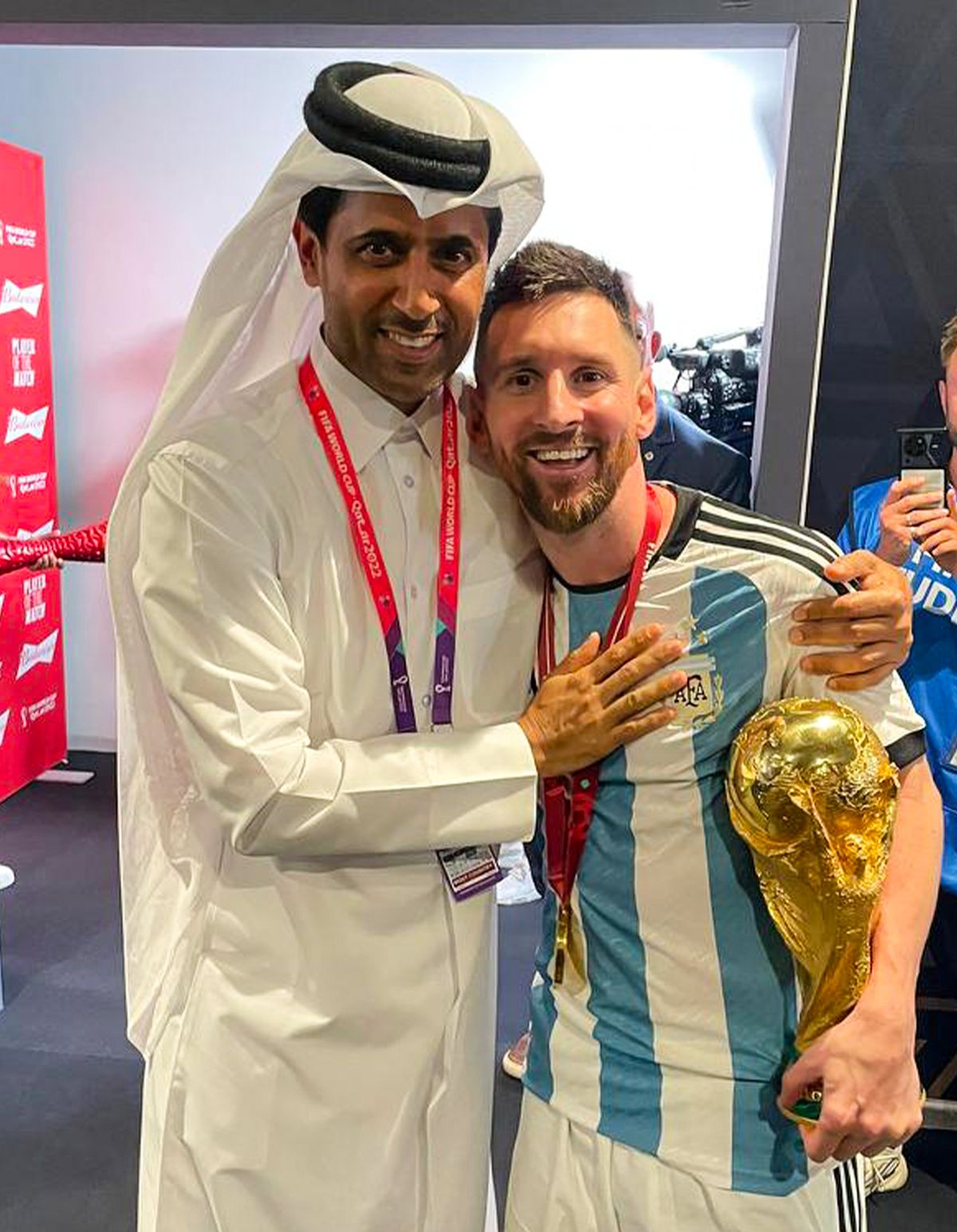 Nasser Al-Khelaïfi y Lionel Messi en Qatar 2022.