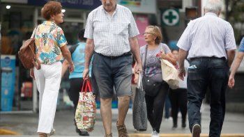 Jubilados: Ofrecen hasta 72 cuotas y una tasa del 25% para salir de deudas