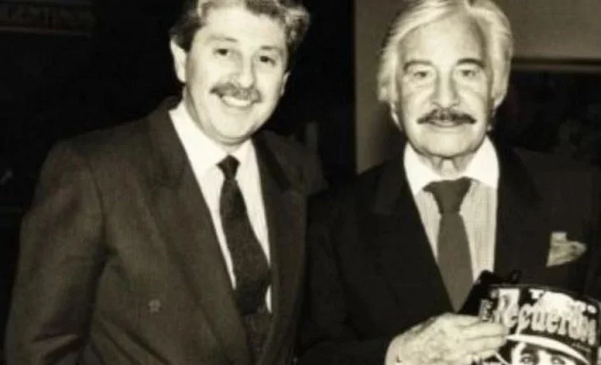 El 3 de julio de 1943, varios profesionales de la locución se reunieron para crear la Sociedad Argentina de Locutores (SAL). En conmemoración, todos los años se recuerda el Día del Locutor en Argentina. El 3 de julio de 1943, varios profesionales de la locución se reunieron para crear la Sociedad Argentina de Locutores (SAL). En conmemoración, todos los años se recuerda el Día del Locutor en Argentina.