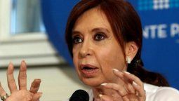 CFK salió a apoyar a Guzmán por la deuda: Clarito como el agua