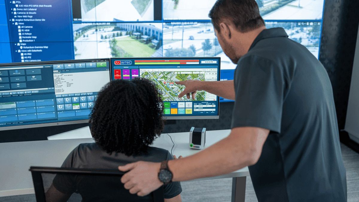 Ulises Gómez, Vicepresidente de Videoseguridad y Control de Acceso para Motorola, destacó las medidas de seguridad en los estadios de América Latina. Ulises Gómez, Vicepresidente de Videoseguridad y Control de Acceso para Motorola, destacó las medidas de seguridad en los estadios de América Latina.