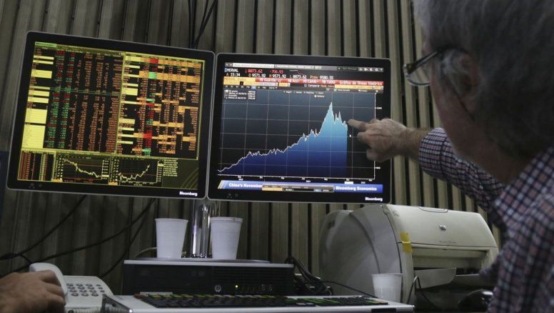 Pronunciada baja en el Merval (cae más de un -2% en dólares)