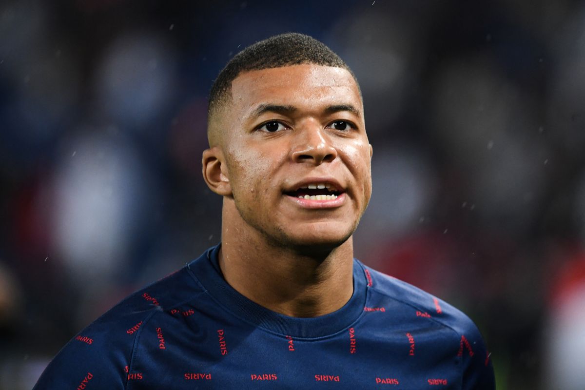 Kylian Mbappé se ubica 4° en el ránking de futbolistas mejores pagos. Foto: AFP.