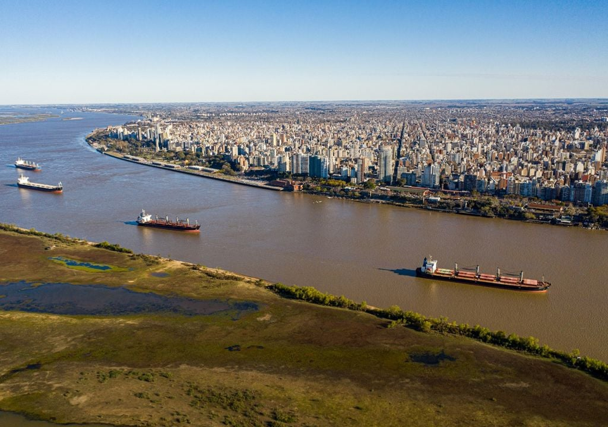 La crisis hídrica podría agravarse en los próximos meses, especialmente con el pronóstico de un verano influenciado por La Niña. La crisis hídrica podría agravarse en los próximos meses, especialmente con el pronóstico de un verano influenciado por La Niña.