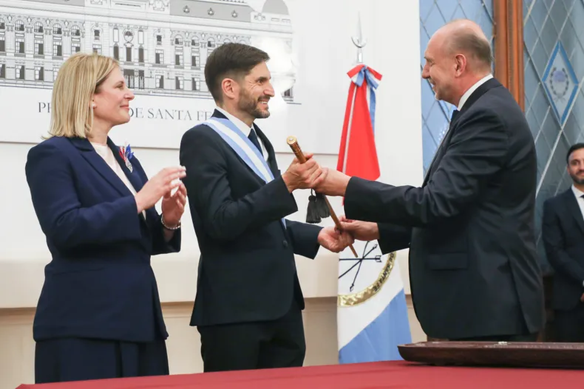 Maximiliano Pullaro le declara la guerra a UPCN y ATE. Maximiliano Pullaro le declara la guerra a UPCN y ATE.