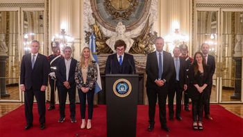 en cadena nacional, milei intentara capitalizar el fallo ypf y sepultar el caso adorni (que ya estaria imputado) en cadena nacional, milei intentara capitalizar el fallo ypf y sepultar el caso adorni (que ya estaria imputado)