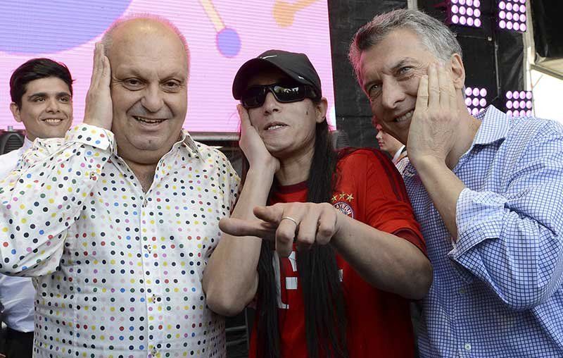 01/10/2016: El presidente Mauricio Macri; y el titular del Sistema Federal de Medios y Contenidos Públicos, Hernán Lombardi, en el festival A pura cumbia realizado en el predio Tecnópolis, con Ariel Puchetta, Daniel Cardoso, Maxi, Palmae, Martin Pepa, T