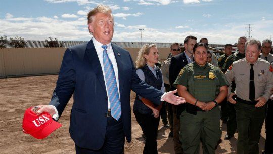 Donald Trump apabulla a los inmigrantes y arrestan a la sobrina brasileña de la portavoz Donald Trump apabulla a los inmigrantes y arrestan a la sobrina brasileña de la portavoz