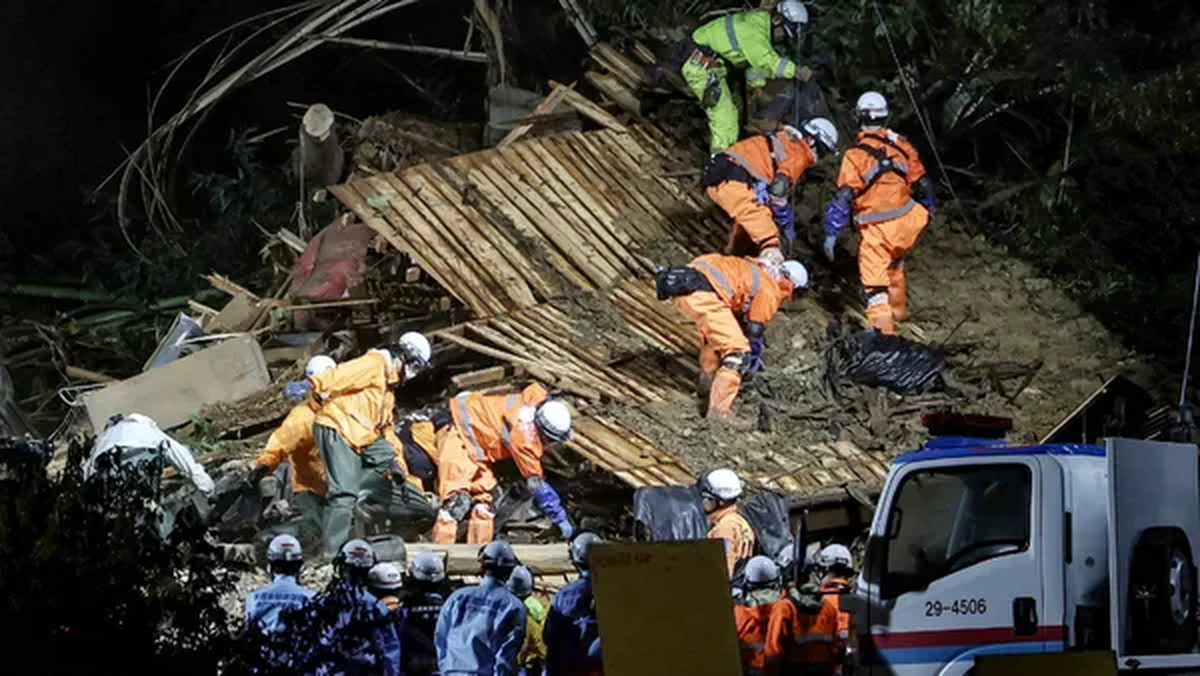 Operativo de búsqueda tras deslizamiento de tierra en Gamagori, Japón, el 28 de agosto de 2024. Foto: AFP Operativo de búsqueda tras deslizamiento de tierra en Gamagori, Japón, el 28 de agosto de 2024. Foto: AFP
