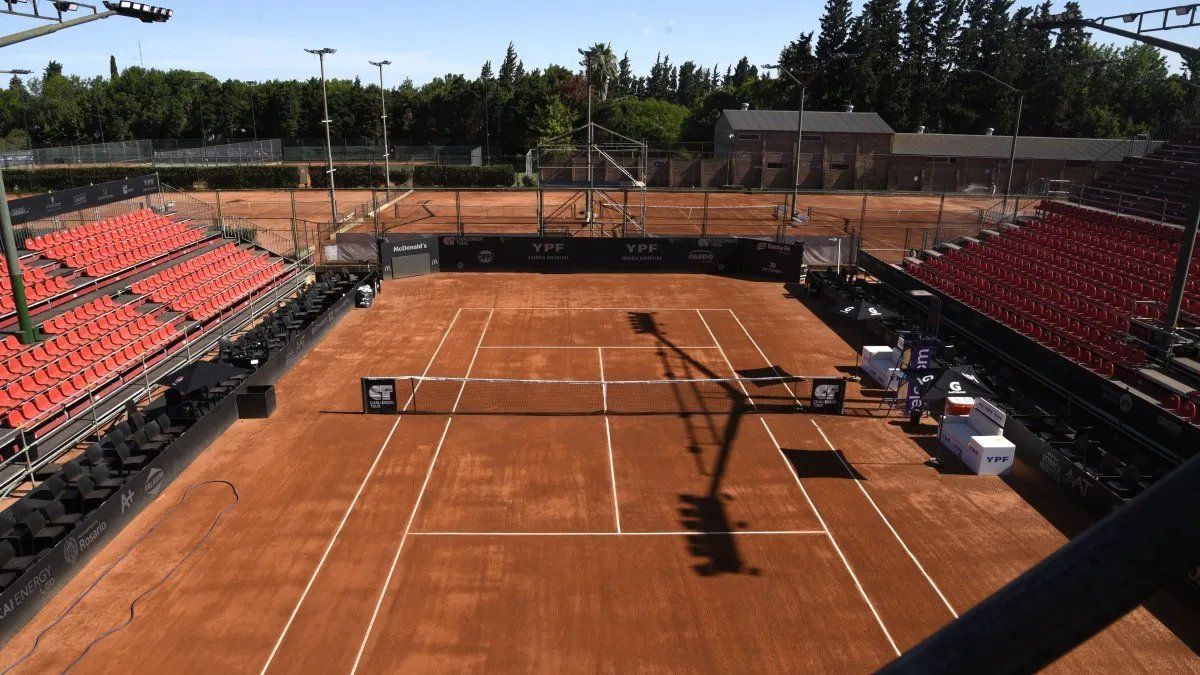 Hasta el 9 de febrero el Jockey Club de Rosario es sede del Challenger 125 de tenis, evento oficial del circuito internacional de la ATP perteneciente al Challenger Tour y organizado por la empresa Torneos.