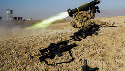 altText(Cumbre de fabricantes de armas: USA insiste con guerra larga)}