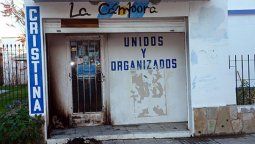 altText(Comienza el odio: Incendiaron un local de La Cámpora)}
