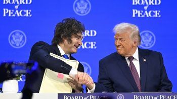 Lo premió la CPAC y ahora quiere que Trump rompa con Milei