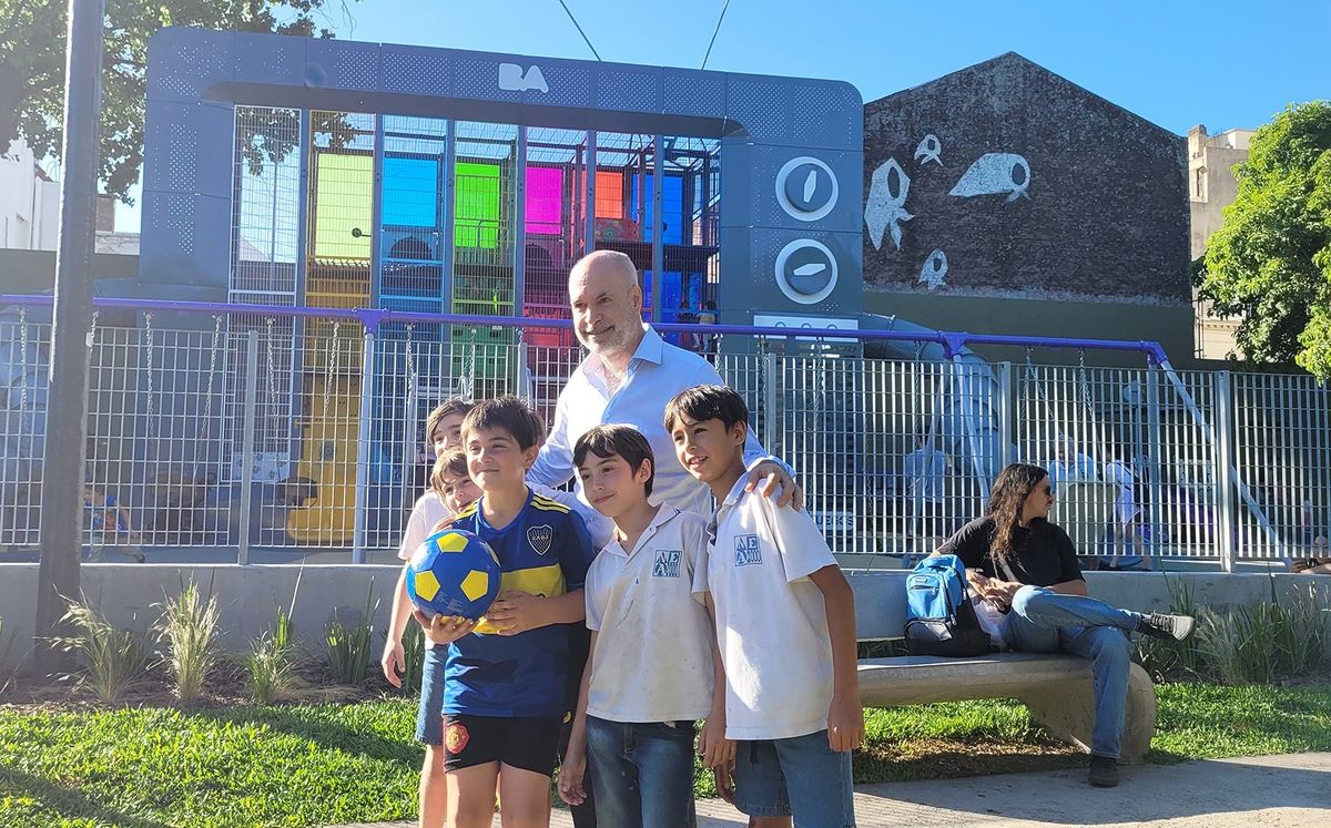 Vista de un espacio de juegos temáticos Vista de un espacio de juegos temáticos