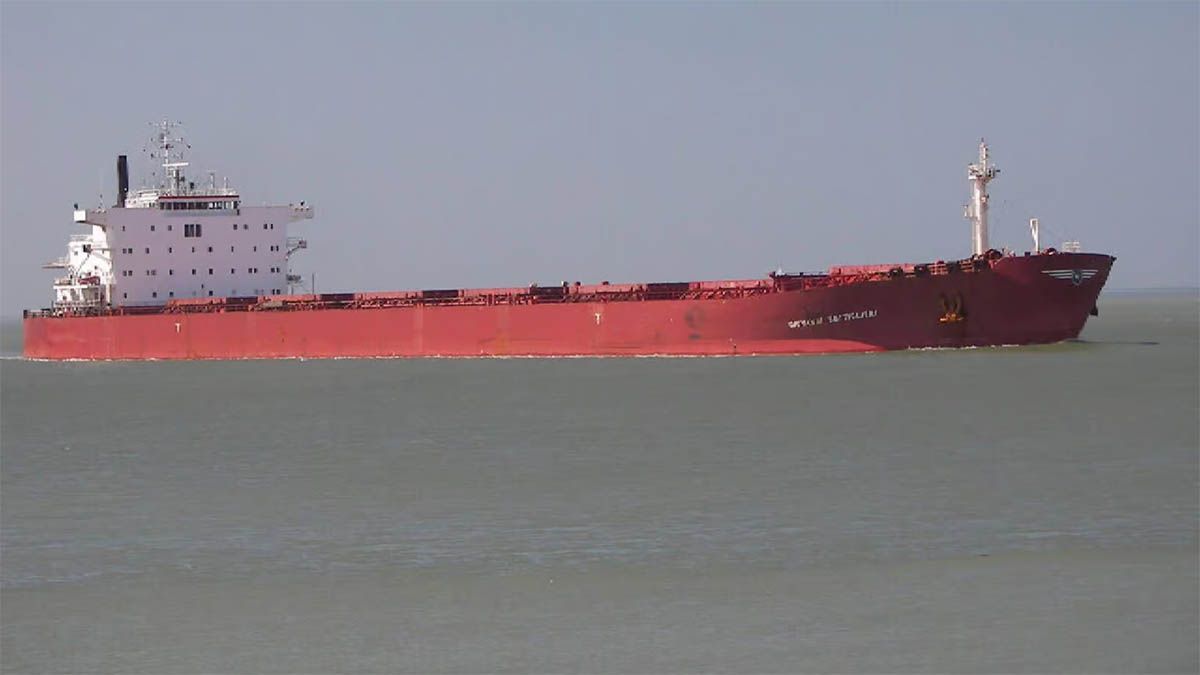 El Puerto Quequén tiene prevista la salida del buque Seralia para embarcar 68.000 toneladas de soja con destino a China. Imagen del buque Giovanni Bottiglieri. Foto: Ship Spottting/ArgenPorts. El Puerto Quequén tiene prevista la salida del buque Seralia para embarcar 68.000 toneladas de soja con destino a China. Imagen del buque Giovanni Bottiglieri. Foto: Ship Spottting/ArgenPorts.
