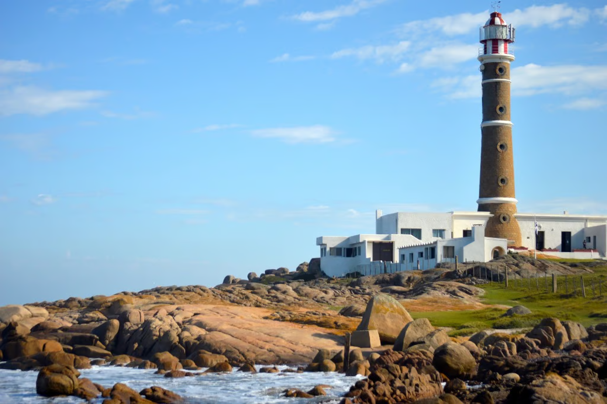 Uruguay es un destino muy elegido por los argentinos a la hora de vacacionar Uruguay es un destino muy elegido por los argentinos a la hora de vacacionar