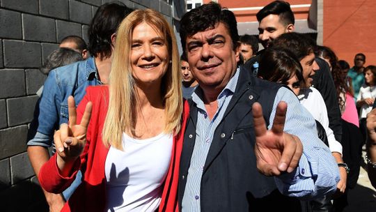 Fernando Espinoza junto a Verónica Magario, ambos líderes en La Matanza.