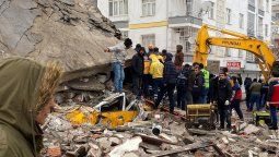 altText(Turquía: El daño del terremoto que pone en jaque la ayuda)}