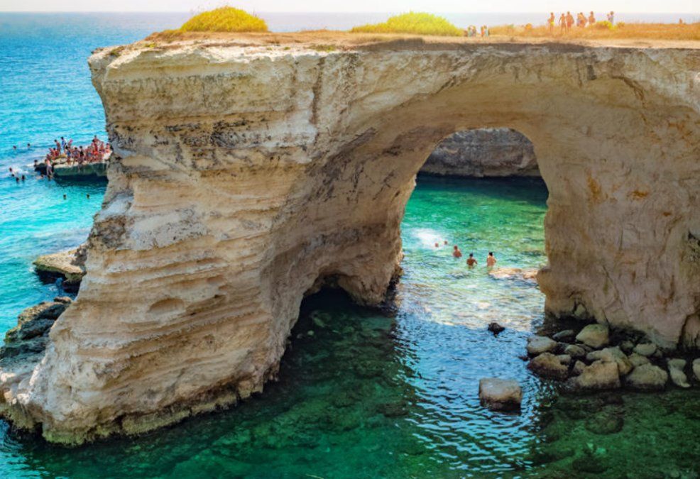 El Arco de los enamorados en Italia, antes del derrumbe el día de San Valentín.