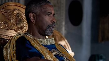 Denzel Washington interpreta a Macrinus, un malvado comerciante de armas en Gladiador 2. Entre otras cosas, se sabe que está inspirado en un personaje real. Denzel Washington interpreta a Macrinus, un malvado comerciante de armas en Gladiador 2. Entre otras cosas, se sabe que está inspirado en un personaje real.