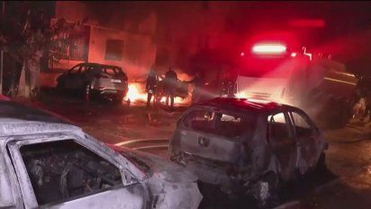 Colonos ultraortodoxos de Israel incendian autos en Cisjordania