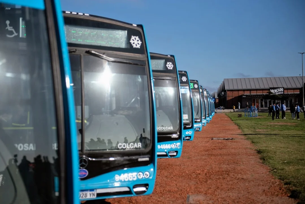 El intendente de Rosario ratificó que su prioridad es completar la inversión en colectivo para mejorar la frecuencia del transporte público. El intendente de Rosario ratificó que su prioridad es completar la inversión en colectivo para mejorar la frecuencia del transporte público.