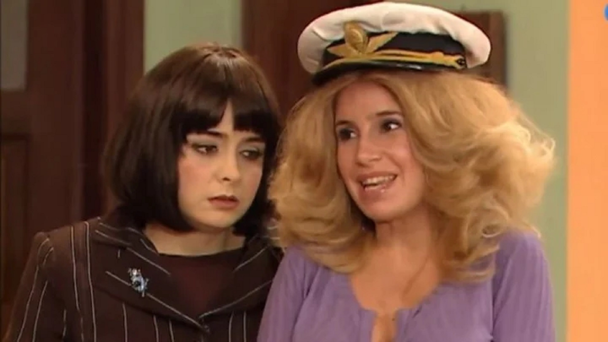 Telefe impulsa un spin off centrado en Moni y María Elena antes de sus matrimonios, reabriendo el debate que estalló en 2020 por los límites del humor. Telefe impulsa un spin off centrado en Moni y María Elena antes de sus matrimonios, reabriendo el debate que estalló en 2020 por los límites del humor.