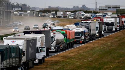 Promesa de gasoil en 15 días y amenaza de marcha a CABA