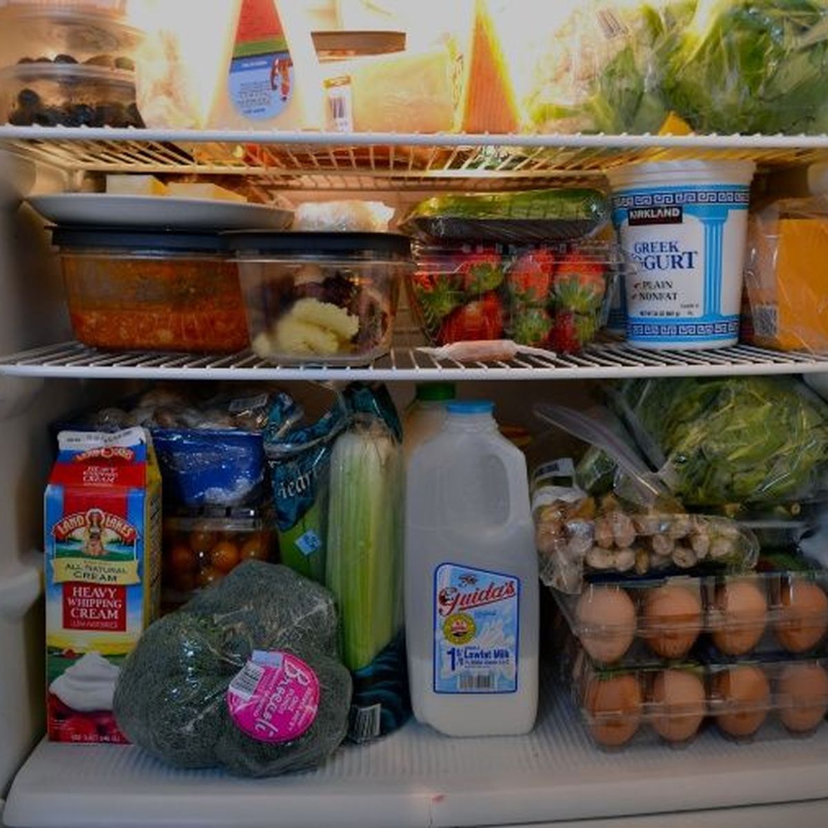 Питание холодильника. Продукты для дома. Много продуктов в холодильнике. Холодильник с вредной едой. Холодильник с вредными продуктами.