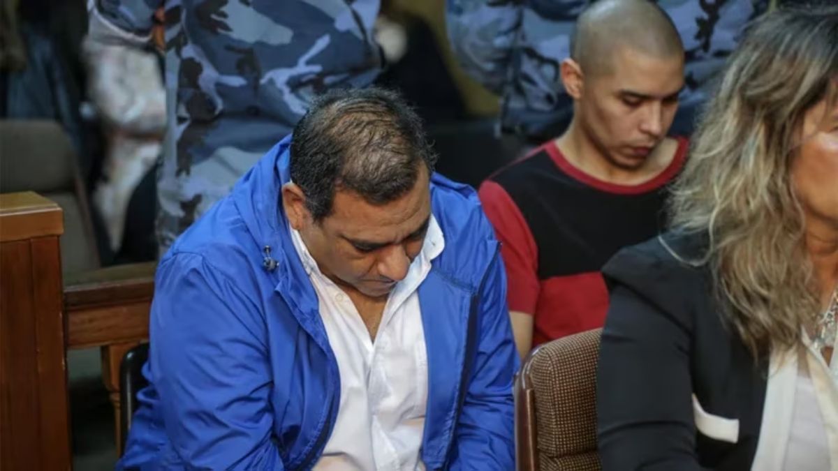 Juan Pablo Offidani, el de campera azul, y Matías Farías en el juicio del 2018 (Foto: Christian Heit)