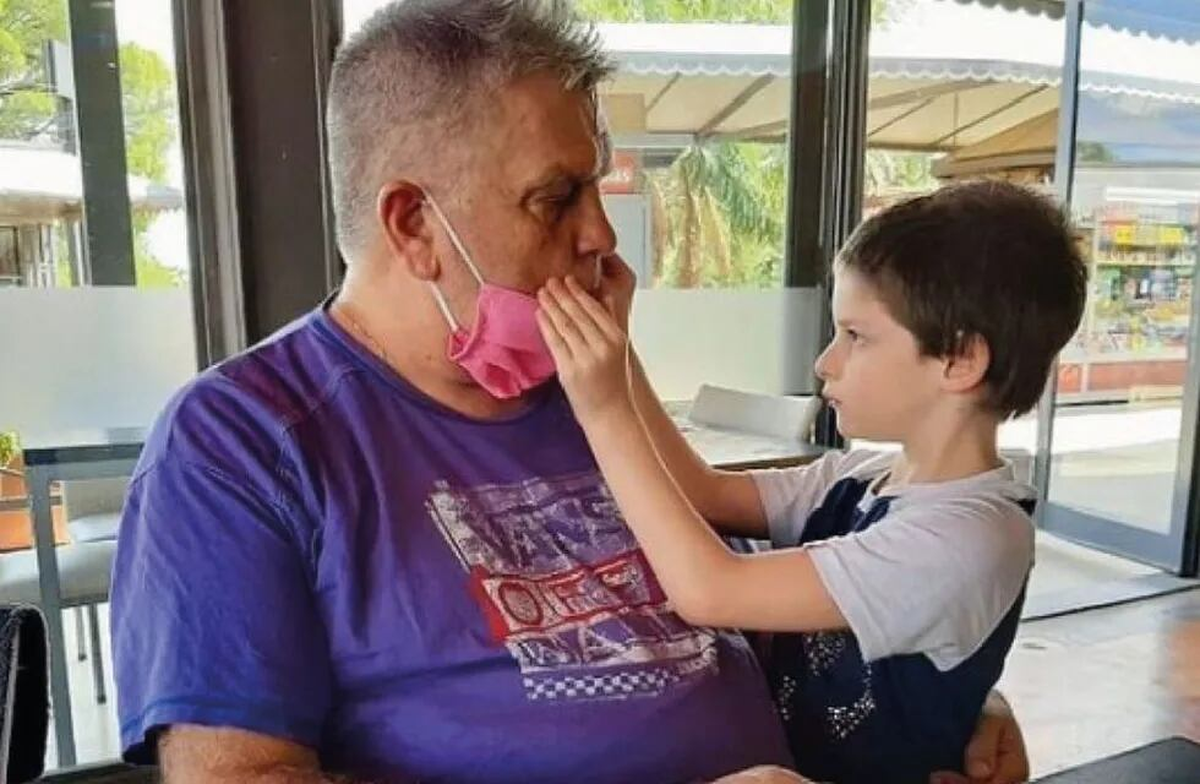 Luis Ventura junto a su hijo. Luis Ventura junto a su hijo.