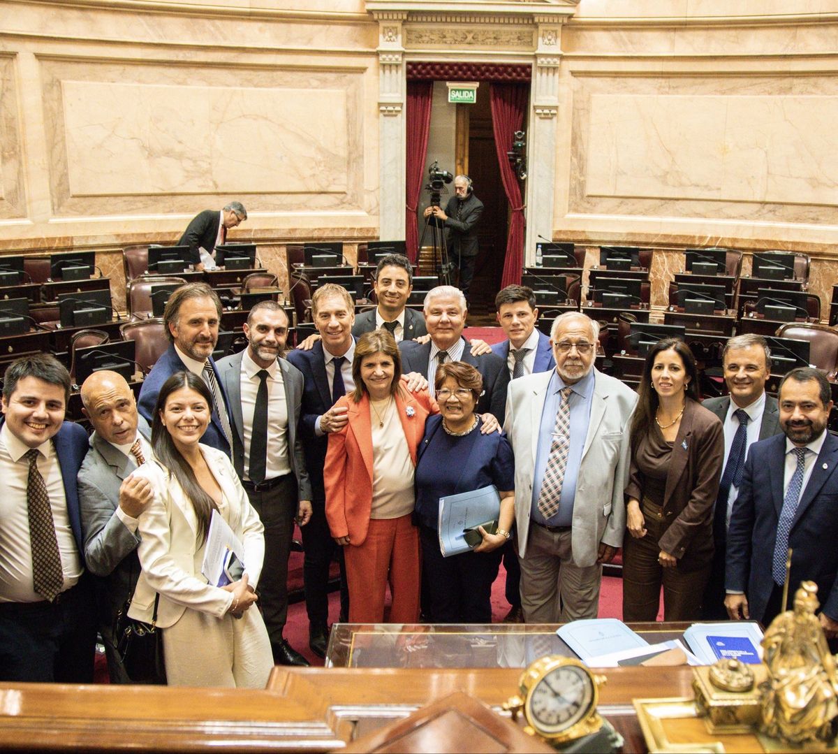 El festejo en el Senado. El festejo en el Senado.