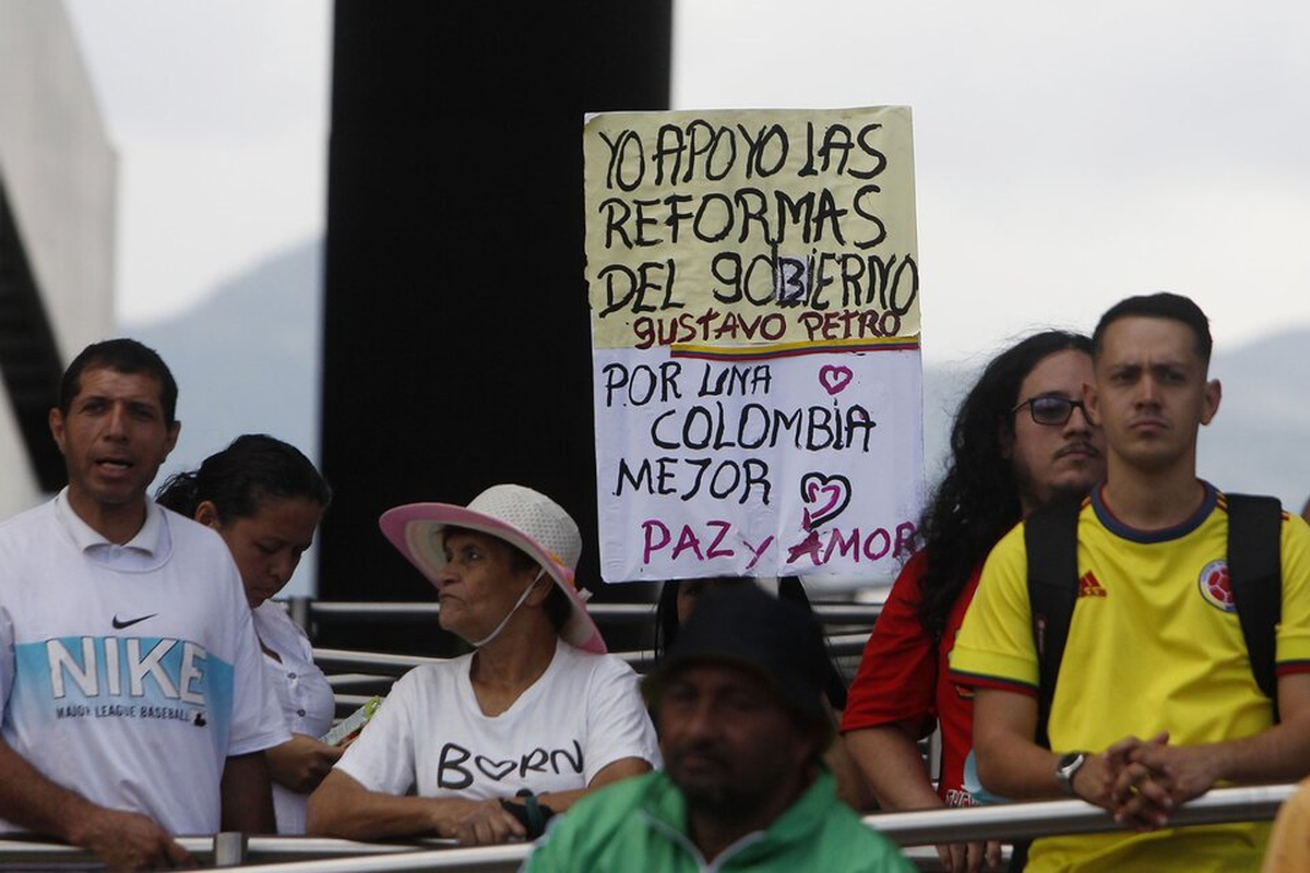 Sectores progresistas y rurales apoyaban la reforma sanitaria de Petro. Sectores progresistas y rurales apoyaban la reforma sanitaria de Petro.