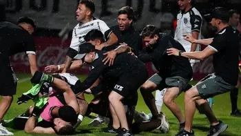 Gimnasia de Mendoza festeja. Gimnasia de Mendoza festeja.