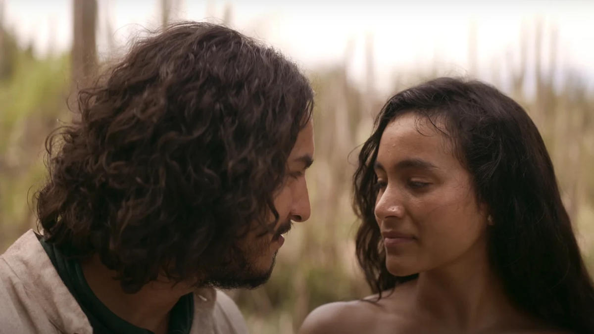 El reparto incluye a Claudio Cataño como Aureliano Buendía y Susana Morales como Úrsula Iguarán, entre otros. El reparto incluye a Claudio Cataño como Aureliano Buendía y Susana Morales como Úrsula Iguarán, entre otros.