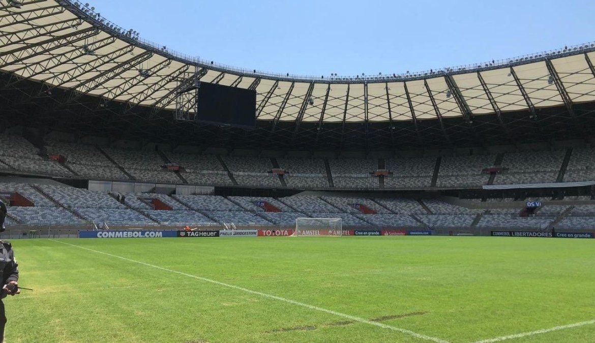Desde el Estadio Mineirao piden a hinchas de Cruzeiro y Boca el No al Racismo.