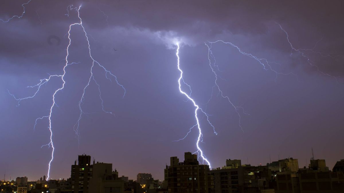 Durante El Niño suelen haber más tormentas. Durante El Niño suelen haber más tormentas.