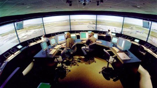 Castigo del Gobierno: Denuncian a los controladores aéreos por afectar aeropuertos Castigo del Gobierno: Denuncian a los controladores aéreos por afectar aeropuertos