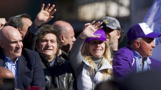 Javier Milei en campaña.  Javier Milei en campaña.