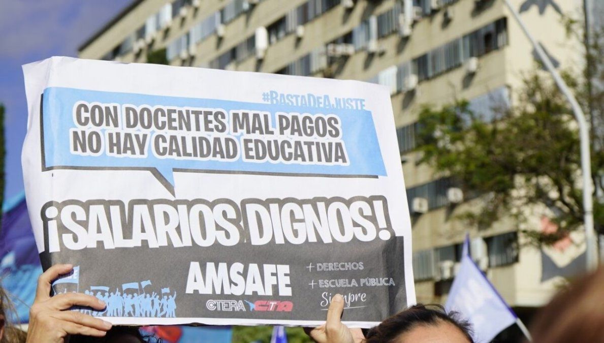 El reclamo viene desde la asunción del mandatario en la Casa Gris (diciembre de 2023).
